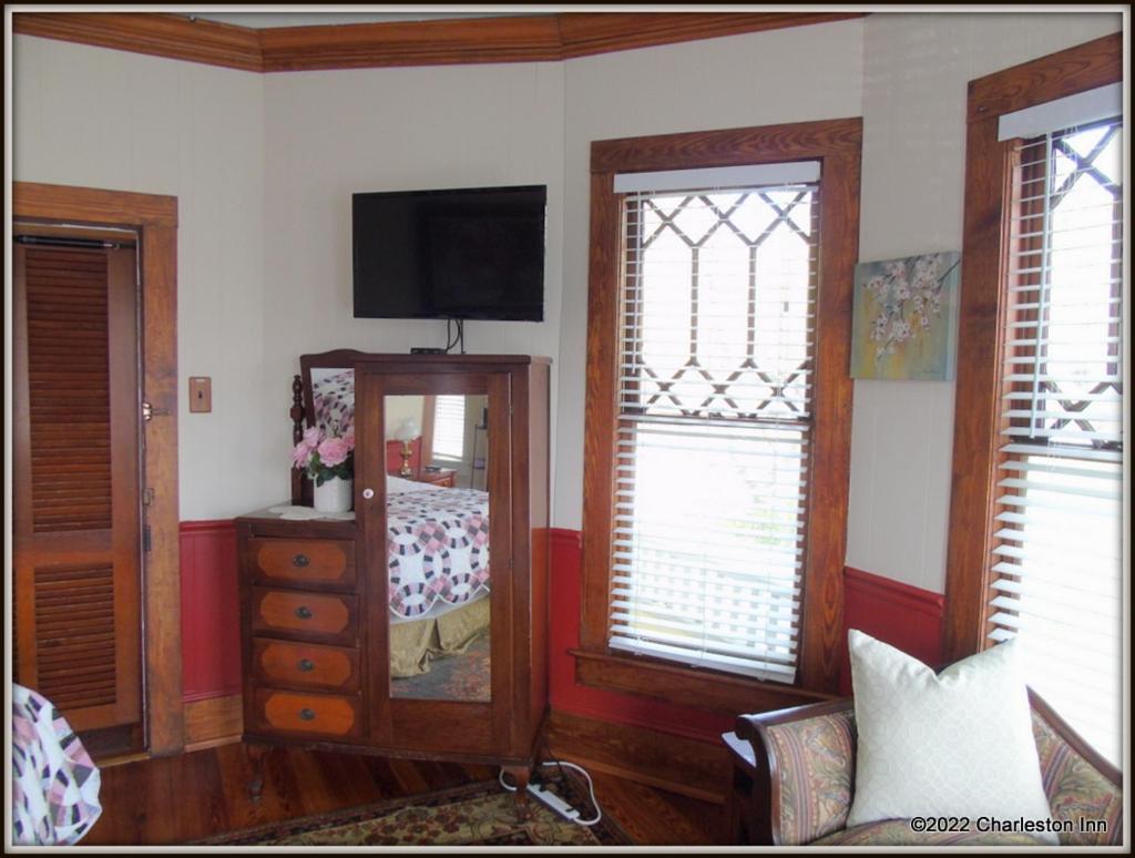The Charleston Inn Hendersonville Nc Dış mekan fotoğraf